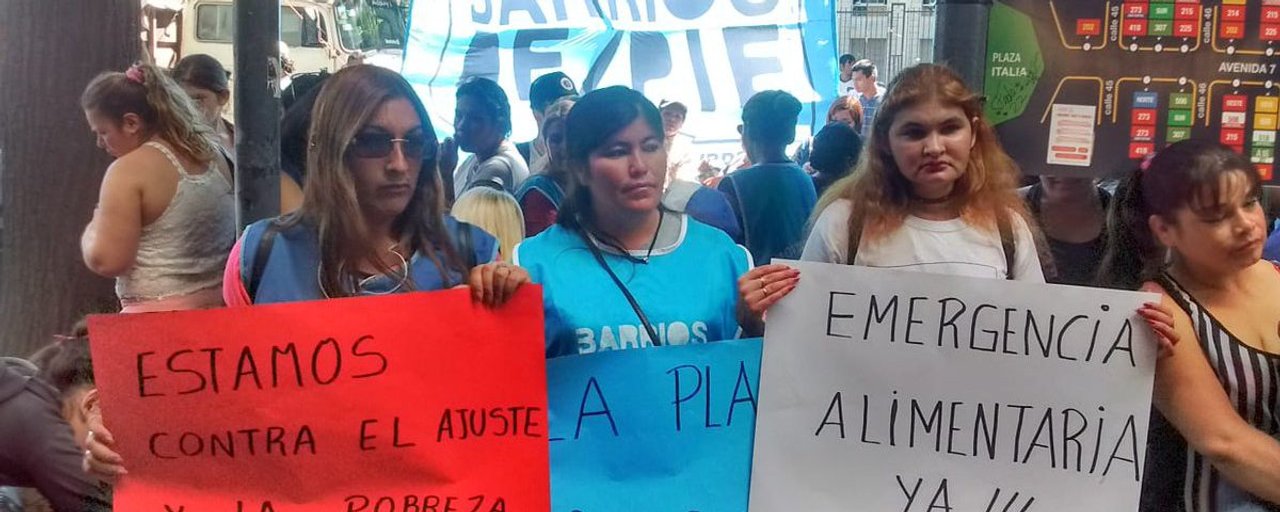 Vicky Tolosa Paz se hace la osa con los reclamos y por eso, Libres del Sur bloquea supermercados de La Plata exigiendo alimentos.